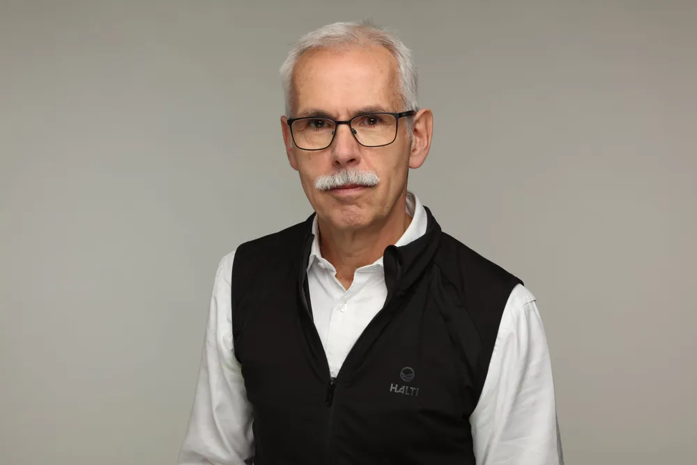 Huub den Rooijen CBE is an independent advisor on offshore wind and marine strategic planning who was formerly managing director at The Crown Estate and Shell,